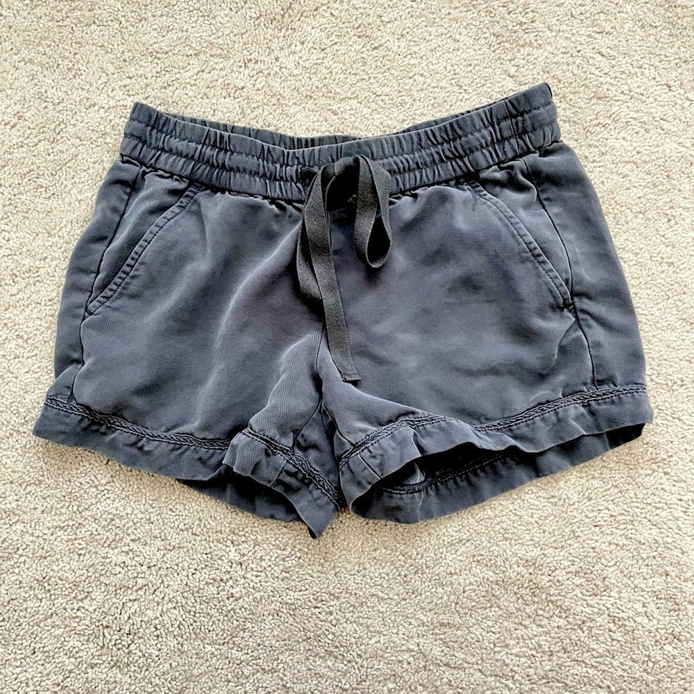 Loft Women's Shorts XS Navy Blue